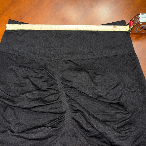 4 Women's Multi-Color Shorts - Picture 5 of 6